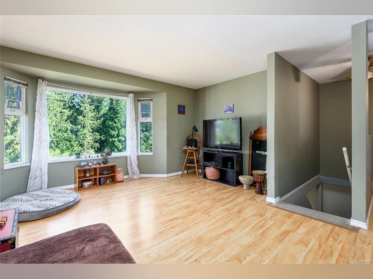 2793 Ulverston Avenue, Cumberland, BC, V0R 1S0 - 6