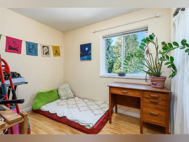 2793 Ulverston Avenue, Cumberland, BC, V0R 1S0 - 17