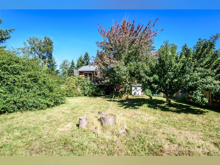 2793 Ulverston Avenue, Cumberland, BC, V0R 1S0 - 28