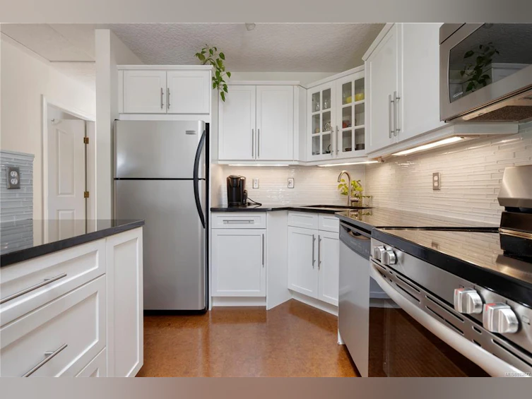 2920 Millgrove Street, Saanich, BC, V9A 1X3 - 5