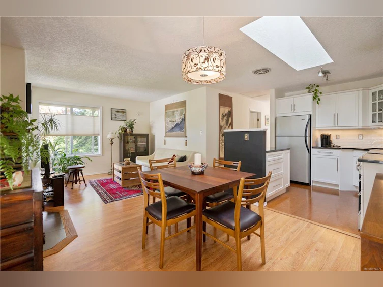 2920 Millgrove Street, Saanich, BC, V9A 1X3 - 8