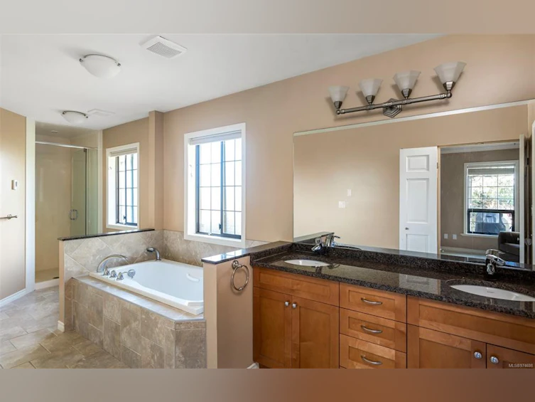 803 Piermont Place, Victoria, BC, V8S 5J7 - 3