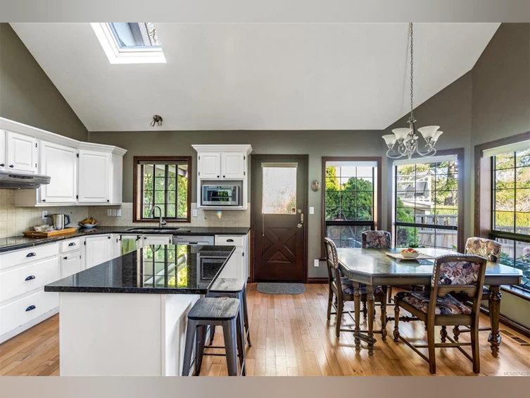 803 Piermont Place, Victoria, BC, V8S 5J7 - 13
