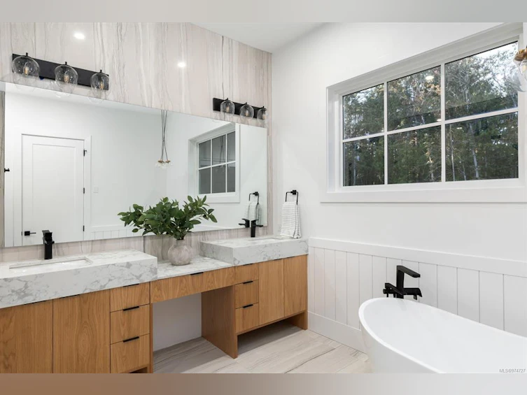 10950 Inwood Road, North Saanich, BC, V8L 5H9 - 21