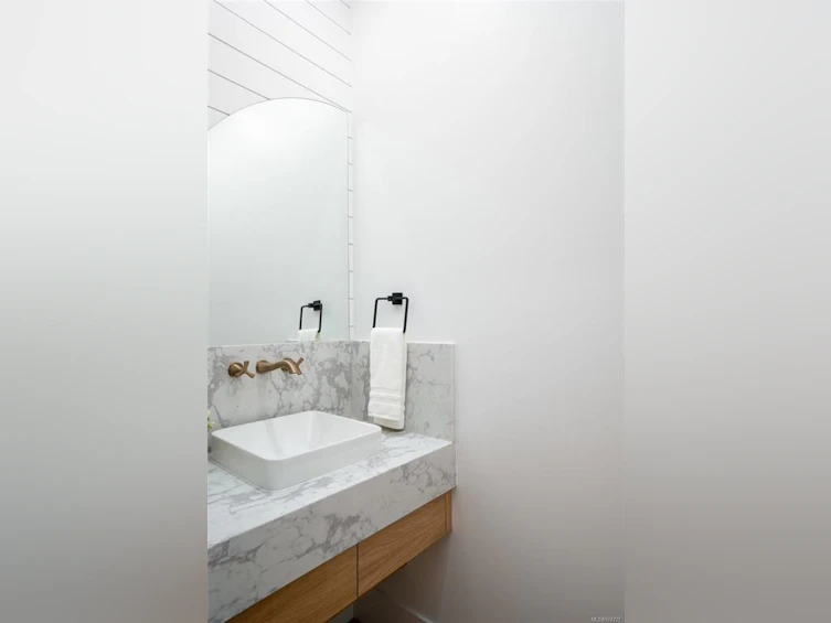 10950 Inwood Road, North Saanich, BC, V8L 5H9 - 35
