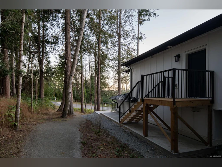 10950 Greenpark Drive, North Saanich, BC, V8L 0C8 - 39
