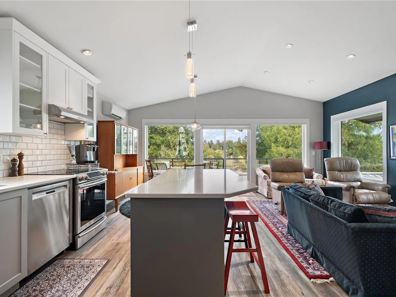 3121 Glen Lake Road, Langford BC V9B 4B5