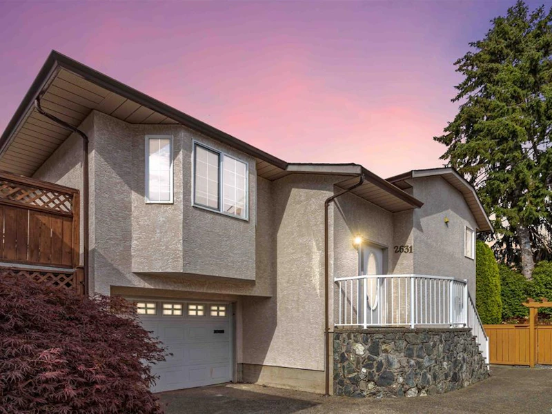 2631 Capital Heights, Victoria BC V8T 3M1