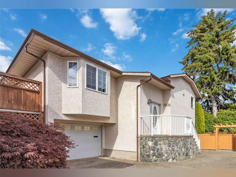 2631 Capital Heights, Victoria, BC, V8T 3M1 - 2