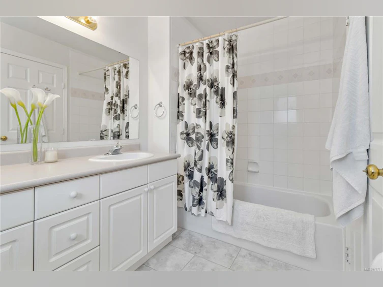 2631 Capital Heights, Victoria, BC, V8T 3M1 - 9