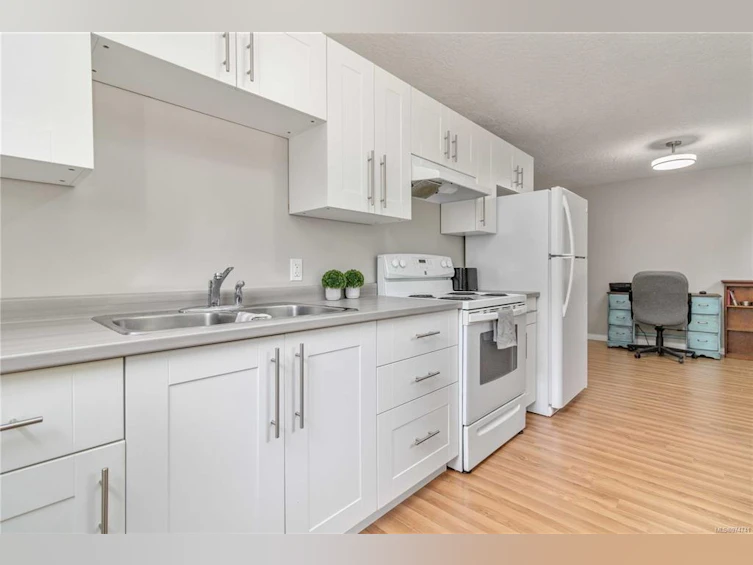 2631 Capital Heights, Victoria, BC, V8T 3M1 - 14