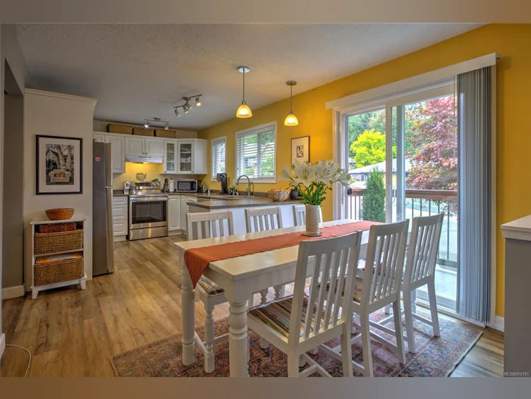 3298 Cook Street, Chemainus, BC, V0R 1K2 - 13