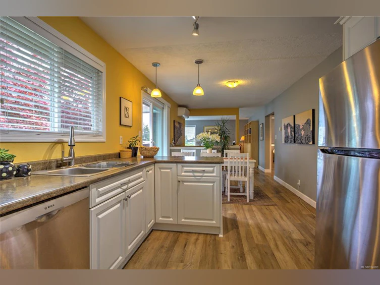 3298 Cook Street, Chemainus, BC, V0R 1K2 - 21
