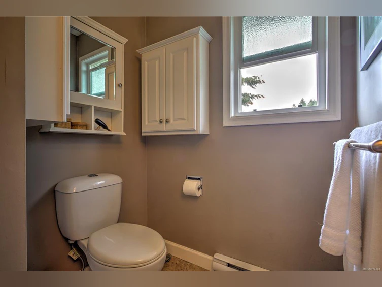 3298 Cook Street, Chemainus, BC, V0R 1K2 - 28