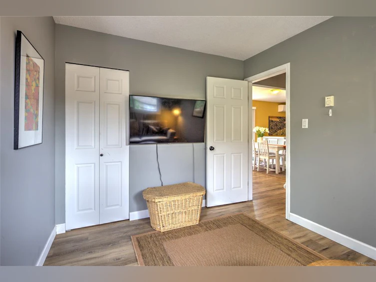 3298 Cook Street, Chemainus, BC, V0R 1K2 - 33