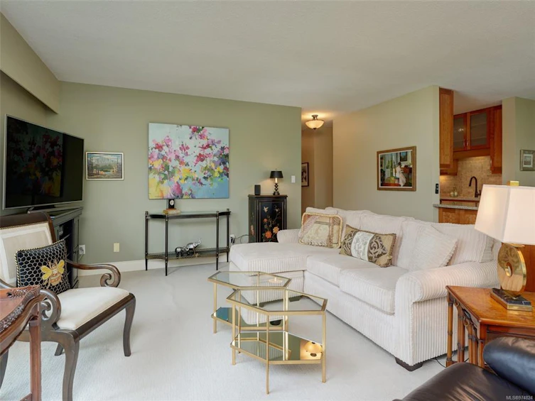 402-2920 Cook Street, Victoria, BC, V8T 3S7 - 2