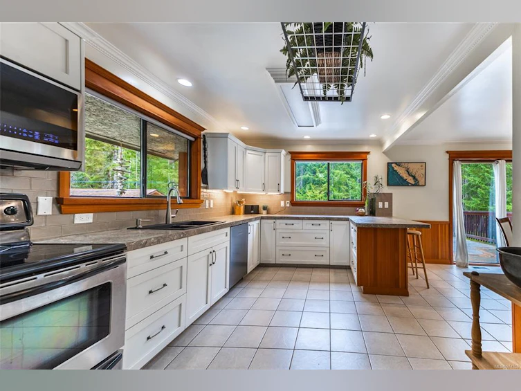 4775 Anderson Avenue, Bowser/Deep Bay, BC, V0R 1G0 - 4