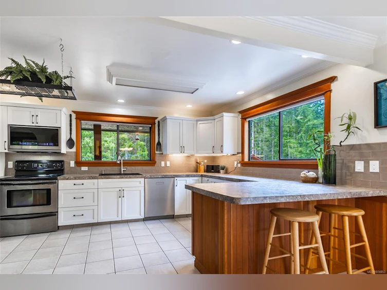 4775 Anderson Avenue, Bowser/Deep Bay, BC, V0R 1G0 - 13