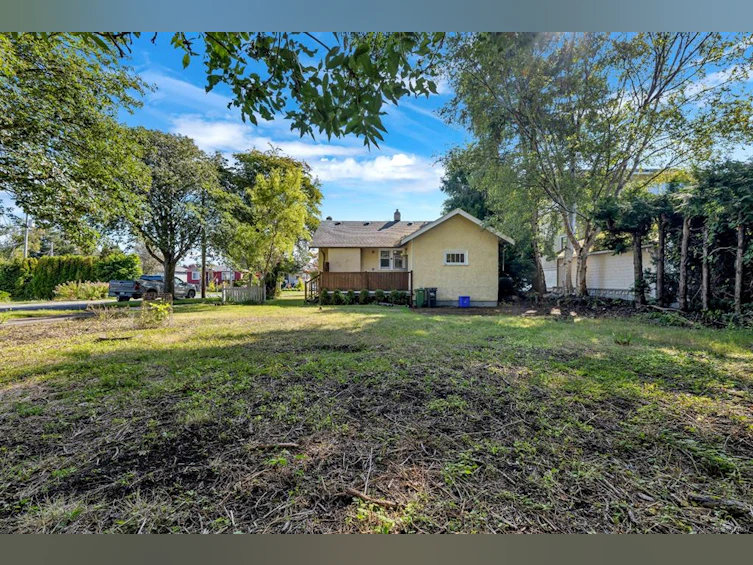 358 Arnold Avenue, Victoria, BC, V8S 3L7 - 10
