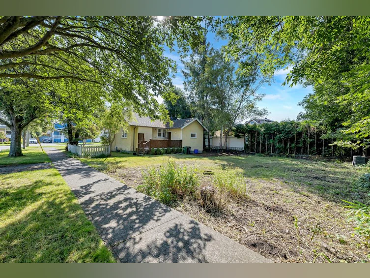 358 Arnold Avenue, Victoria, BC, V8S 3L7 - 13