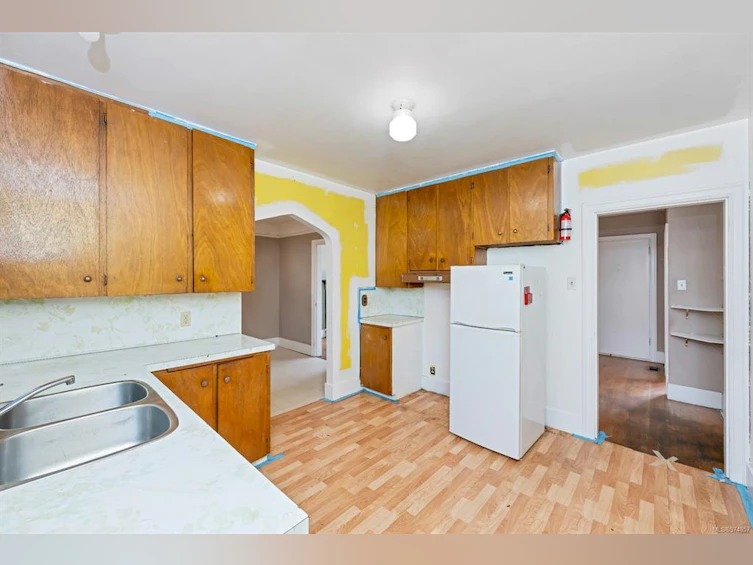 358 Arnold Avenue, Victoria, BC, V8S 3L7 - 23