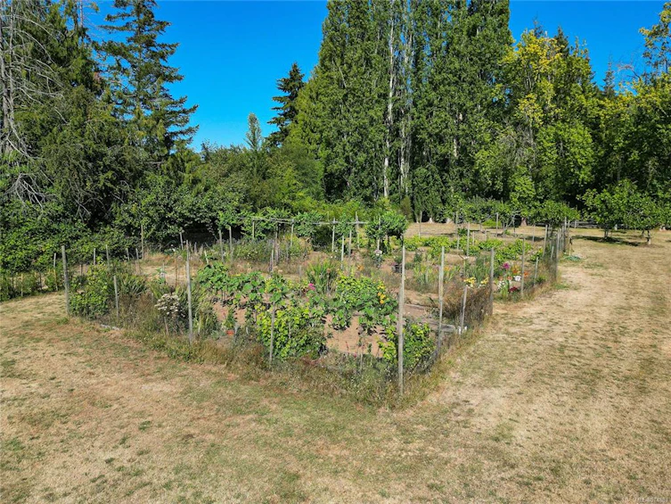 1695 Cultra Avenue, Central Saanich, BC, V8M 1T1 - 14