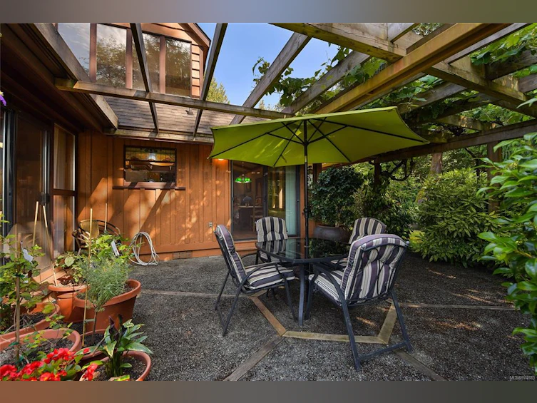1695 Cultra Avenue, Central Saanich, BC, V8M 1T1 - 64