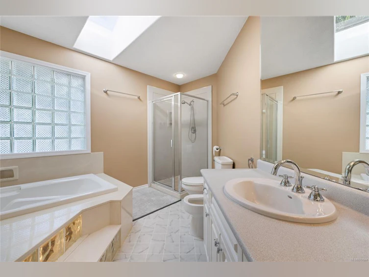 209 Thetis Avenue, Qualicum Beach, BC, V9K 1R8 - 35