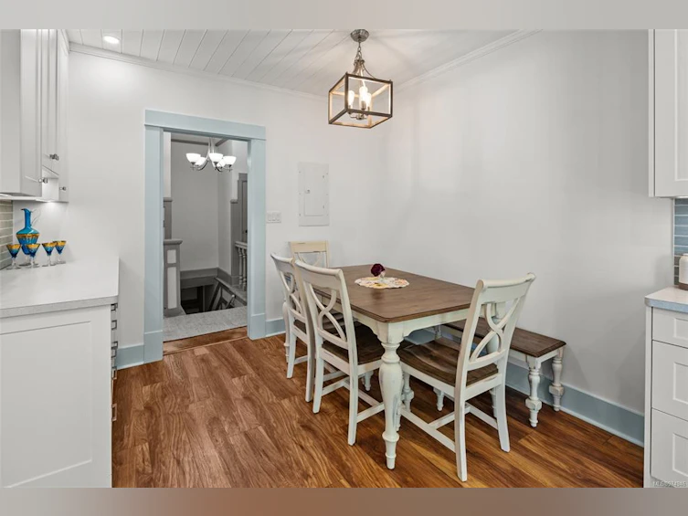 2651 Cedar Hill Road, Victoria, BC, V8T 3H1 - 17