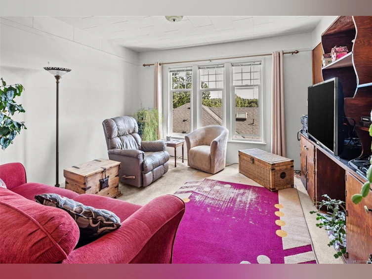 2651 Cedar Hill Road, Victoria, BC, V8T 3H1 - 26