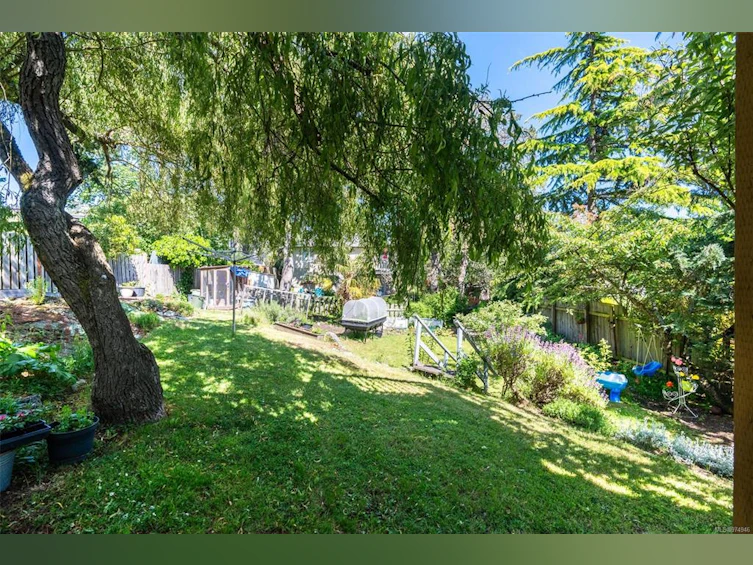 2651 Cedar Hill Road, Victoria, BC, V8T 3H1 - 28