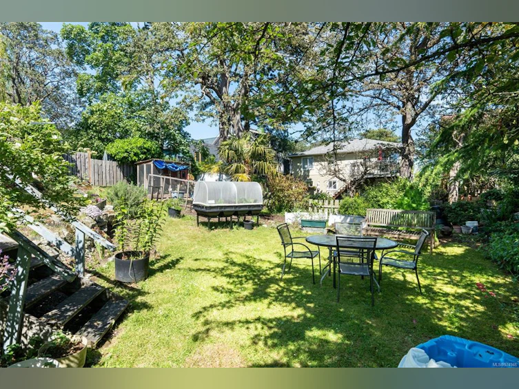 2651 Cedar Hill Road, Victoria, BC, V8T 3H1 - 30