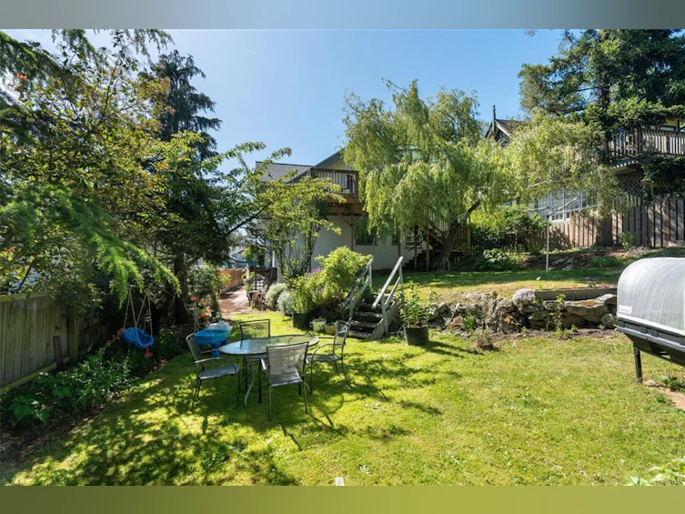 2651 Cedar Hill Road, Victoria, BC, V8T 3H1 - 33