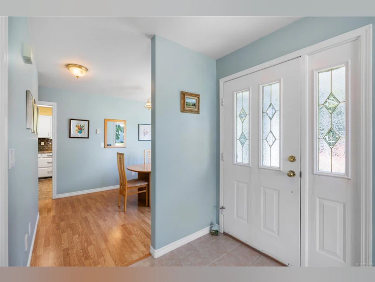 177 W Sixth Avenue, Qualicum Beach, BC, V9K 1S1 - 3