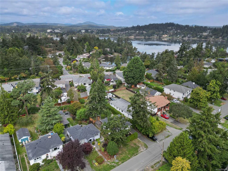 2840 Rockwell Avenue, Saanich, BC, V9A 2M9 - 62