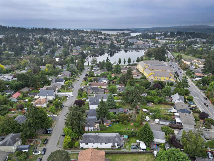 2840 Rockwell Avenue, Saanich, BC, V9A 2M9 - 63