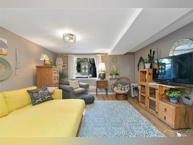 3 Price Road, View Royal, BC, V9B 1V4 - 28