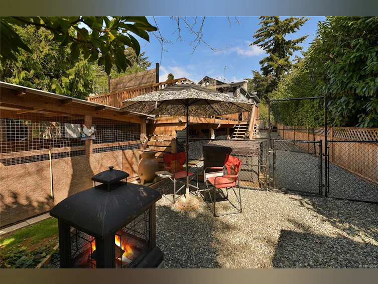 3 Price Road, View Royal, BC, V9B 1V4 - 36