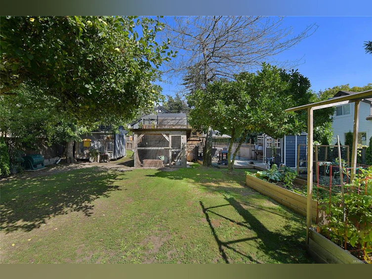 3 Price Road, View Royal, BC, V9B 1V4 - 38
