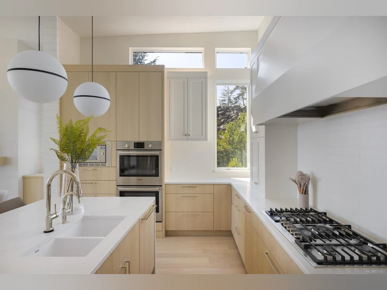 7510 Ocean Park Place, Sooke, BC, V9Z 1L8 - 7