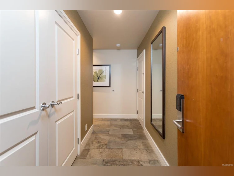 320/318A-1376 Lynburne Place, Langford, BC, V9B 6S1 - 10