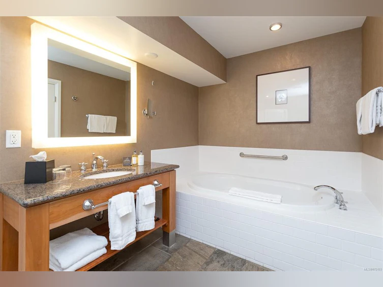 320/318A-1376 Lynburne Place, Langford, BC, V9B 6S1 - 19