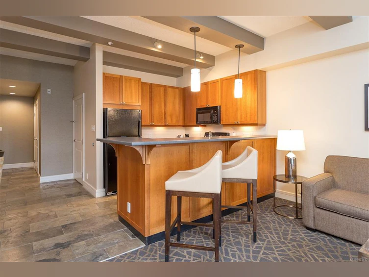 320/318A-1376 Lynburne Place, Langford, BC, V9B 6S1 - 31