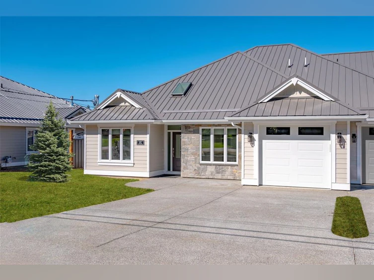 1195 Lee Road, French Creek, BC, V9P 2L2