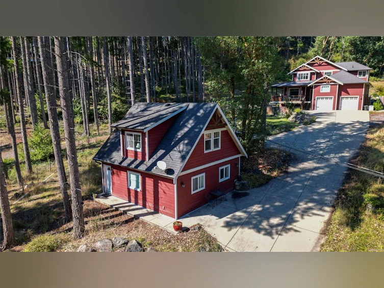 3649 Robb Place, Highlands, BC, V9E 1C8 - 2