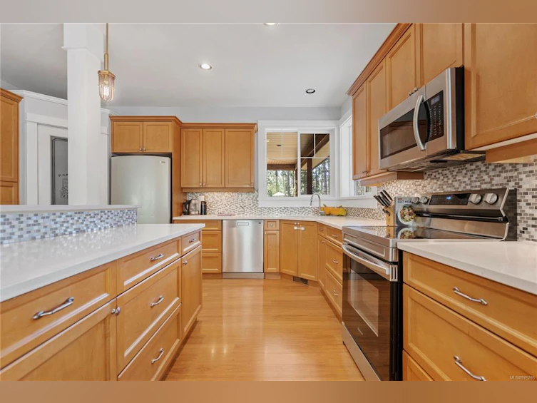 3649 Robb Place, Highlands, BC, V9E 1C8 - 12