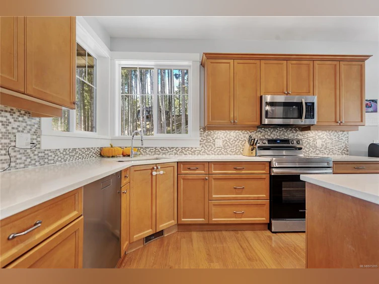 3649 Robb Place, Highlands, BC, V9E 1C8 - 13
