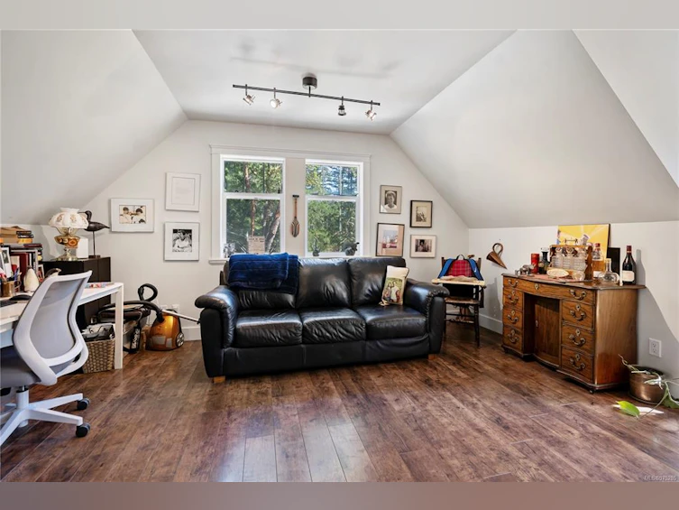 3649 Robb Place, Highlands, BC, V9E 1C8 - 43