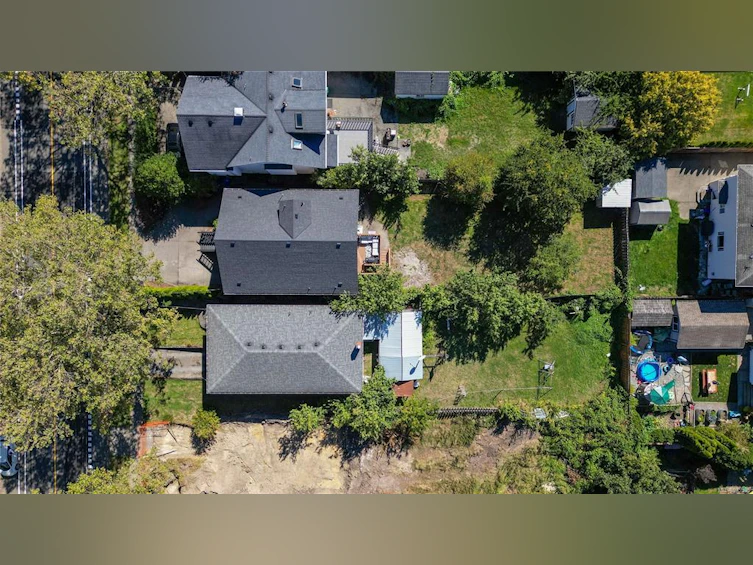 2844 Shelbourne Street, Victoria, BC, V8R 4M4 - 4