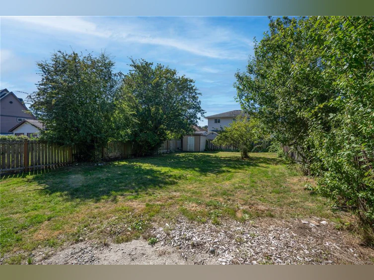 2844 Shelbourne Street, Victoria, BC, V8R 4M4 - 11